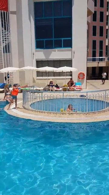 Отель Grand SanLaifе смотреть онлайн