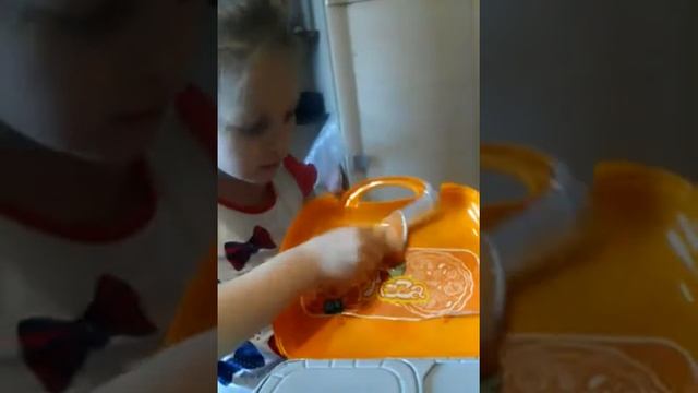 Обзор на игрушечный сундук с своим кофе и пиццей... смотреть онлайн