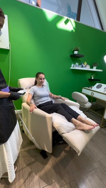 Маникюр в ЭкоСпа - это 2в1: отдых и качественный уход за ручками! смотреть онлайн