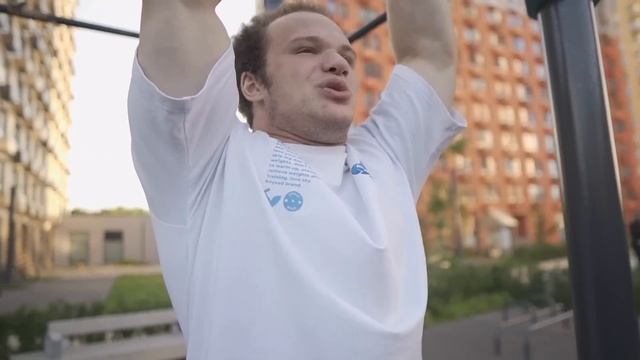 ДЕРЗКО69 ПРОБУЕТ МОЙ РАЦИОН | ТРЕНИРОВКА НА ТУРНИКАХ смотреть онлайн