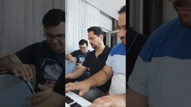 Konyada Dostlarla Musiqi keyfi