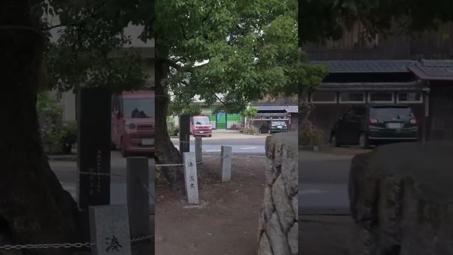 Утренняя прогулка по городку Клифсайд Харбор перед поездкой на пароме. Шодошима, Япония. 4К