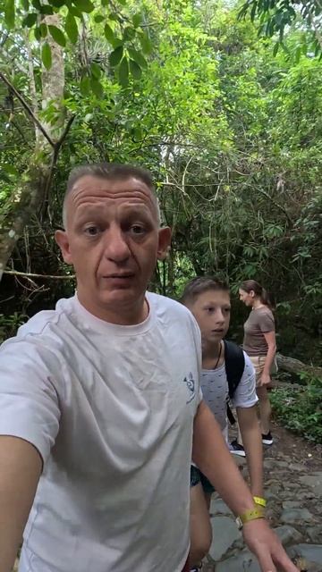 Взбодрились искупавшись в Водопаде Эль-Ничо в Кубе #Куба #Варадеро #отдыхнакубе