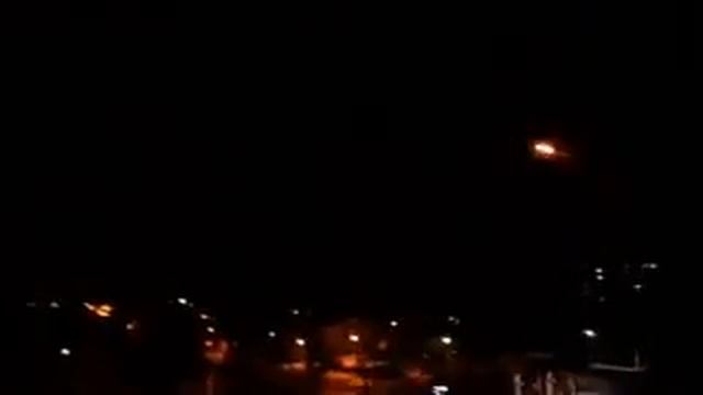 террористы дыныры стреляют градами прямо из центра Донецка