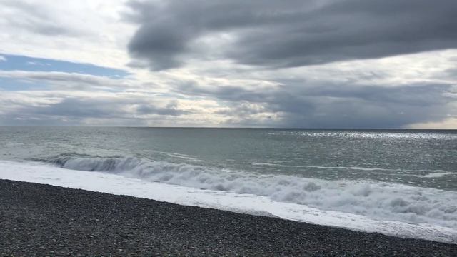Сочи. Черное море. Пляж  Адлера