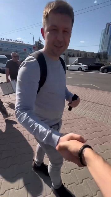 Монтаж кофейни самообслуживания внутри остановки в центре Минска | 3 серия смотреть онлайн