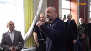 Олимпийский чемпион Александр Лебзяк приехал в Магадан:  школе бокса присвоили его имя