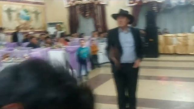 Батон на свадьбе у Ержана и Айнуры смотреть онлайн