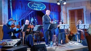 По весеннему Арбату ты идёшь. QUEENtet Сергея Мазаева