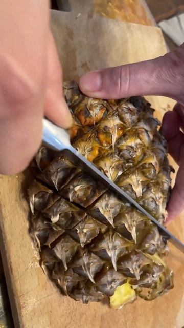 ТАК НАРЕЗАЮТ АНАНАСЫ ТОЛЬКО В РЕСТОРАНАХ МИШЛЕН смотреть онлайн