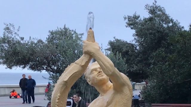 Набережная Алушты. Ноябрь 2021 смотреть онлайн