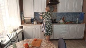 Сварила щи, опробовала аккумуляторный триммер.