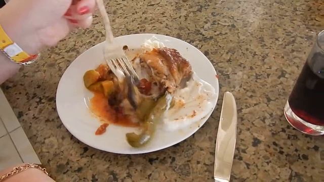 Обед в ресторане отеля Sindbad Aqua Park. смотреть онлайн