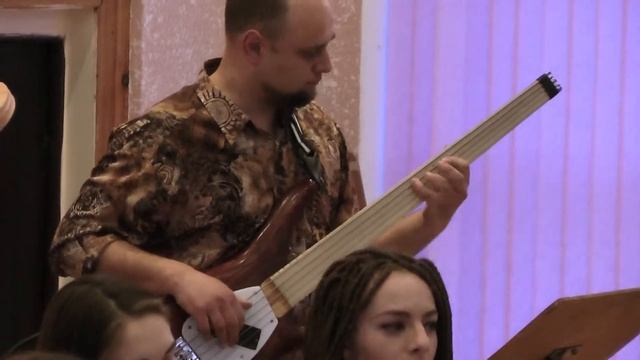 Дмитрий Оспин и друзья "Поехал наш королюшка на гулеваньице" смотреть онлайн