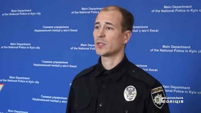 До відомого київського ресторану прийшли озброєні молодики: відвідувачі забарикадувалися всередині смотреть онлайн