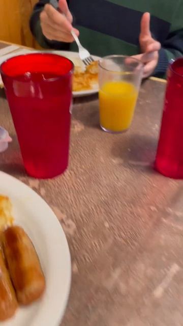 Завтрак в американском ресторане. смотреть онлайн