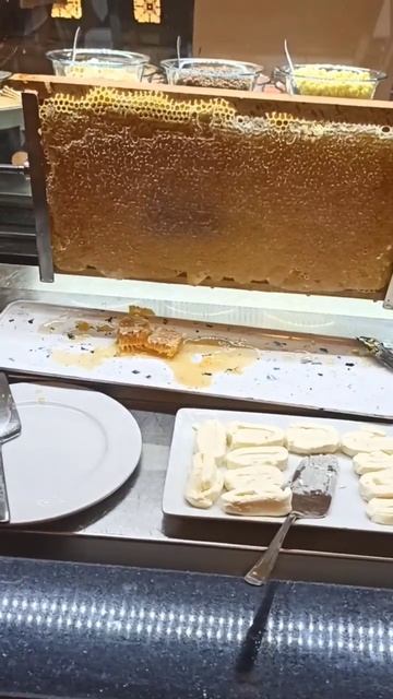 Мёд в Сотах и без смотреть онлайн