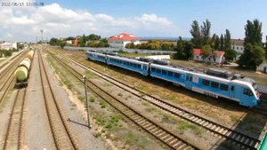 Обеденный "отдых". РА-3-035 на станции "Айвазовская".