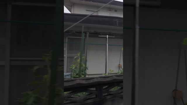 Утренняя прогулка по городку Клифсайд Харбор перед поездкой на пароме. Шодошима, Япония. 4К
