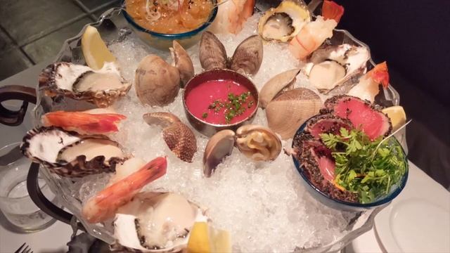 Come with me to Blue Water Cafe! (VLOG with Caramel) смотреть онлайн