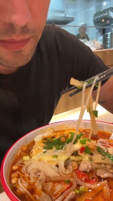 МЕГА ОСТРАЯ еда в Китае 🌶️🌶️🌶️ , но вкусная 🤤 #china #eat #igorzorin #shortsfood смотреть онлайн