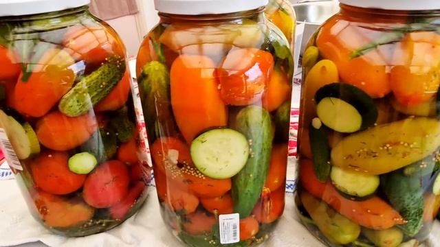 Ассорти на  зиму: Очень вкусно..,а кисло-сладкий  маринад выпивается до последней  капельки.