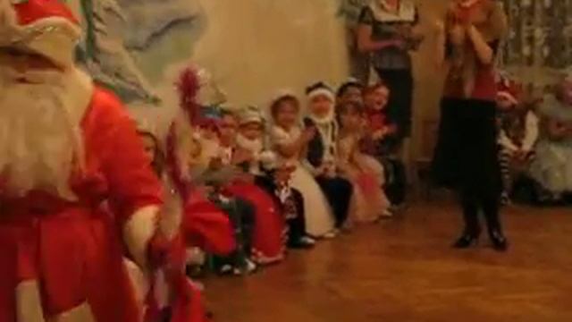 Новый год в саду смотреть онлайн