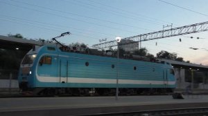 ЭП1М-546 маневрирует с под состава №274 Северобайкальск — Имеретинский курорт на станции Волгоград-