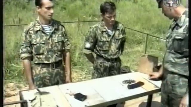 Стрельба из боевого оружия. Снаряжение магазина. смотреть онлайн