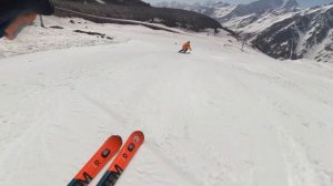 Свободные трассы на горнолыжном курорте Эльбрус. Карвинг на горных лыжах.