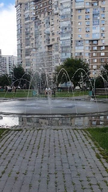 фонтан Москва июль 2023/Fountain Moscow July 2023 #shorts #fountain #water #summer2023 смотреть онлайн