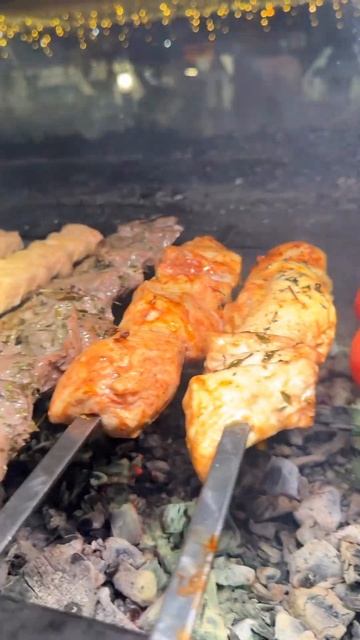 свежий мясо сочный и мощный и Восточный шашлыки по Кавказский #chef #restaurant #delicious #food смотреть онлайн