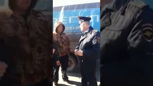 Новгород: рядом с бастующими дальнобойщиками устанавливают знак о запрете стоянки смотреть онлайн