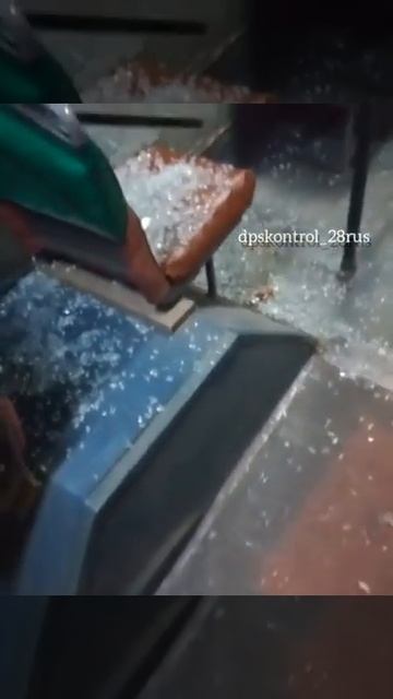 В Благовещенске громят автобусы смотреть онлайн