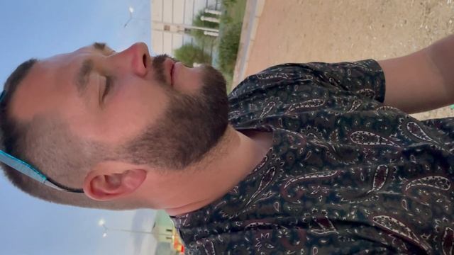 Отдых после долгой прогулки)))😁 смотреть онлайн