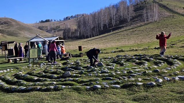 Лабиринты В.Токарева. Создатель лабиринтов - ученый с Санкт-Петербурга рассказывает о них.