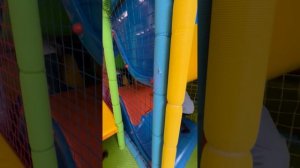 Володя в игровой Family Park в ТЦ «Юбилейный» г. Хабаровск, Володе 3,8 года