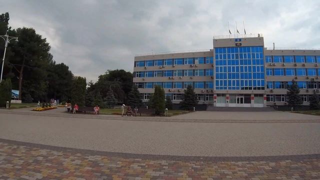 Анапа / ЦЕНТРАЛЬНЫЙ СКВЕР / Поющие фонтаны днем. 22-06-2019 смотреть онлайн