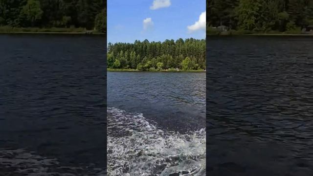 на лодке по Волге. Калязин смотреть онлайн