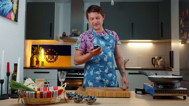 До біса ресторан! Готуємо в дома. Ніжна качина грудка з соусом, та ароматною запеченою картоплею. смотреть онлайн