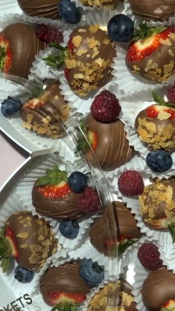 Коробка в форме сердца💞 #махачкала #дагестан #подарки #клубникавшоколаде #frutomarkets #shorts смотреть онлайн