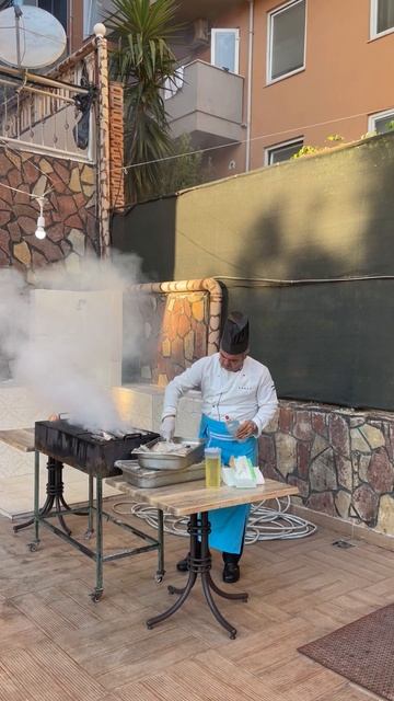 Отель Sunvera Турция Аланья | Шеф повар готовит рыбу на гриле смотреть онлайн