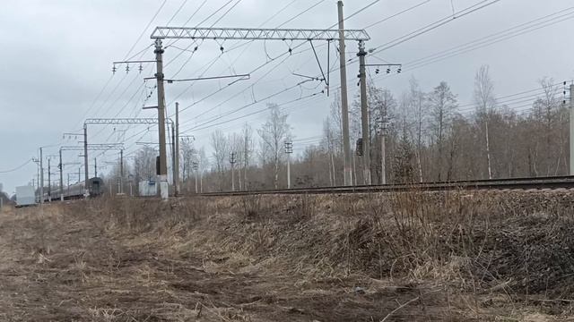 Поезда в Апреля Электропоезд Ижорский Батальон на Волховстроская направлении Октябрьская ЖД смотреть онлайн