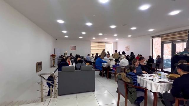 УЗБЕКИСТАН. Туристы в гостях в городе Замине. UZBEKISTAN. Tourists are guests in the city of Zamin.
