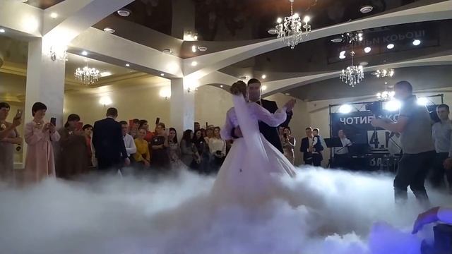 Перший весільний танець, "Зацілую я тебе", спецефекти, важкий дим м. Івано-Франківськ, Тернопіль смотреть онлайн