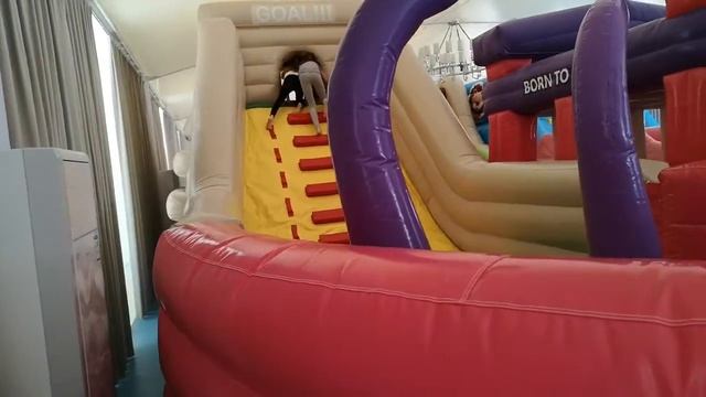 Китай отель харман смотреть онлайн