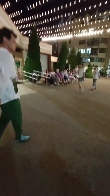 Дискотека под открытым небом #сочи #акваград у отеля Аквалоо