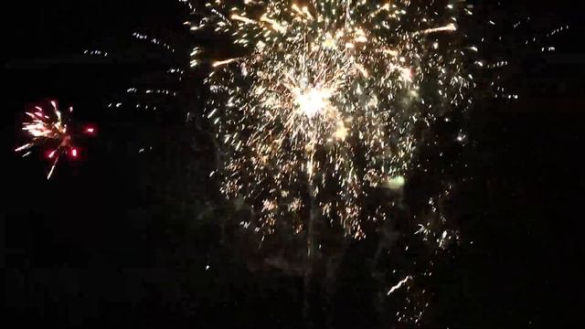 Свадьба Саши и Яны, салют смотреть онлайн