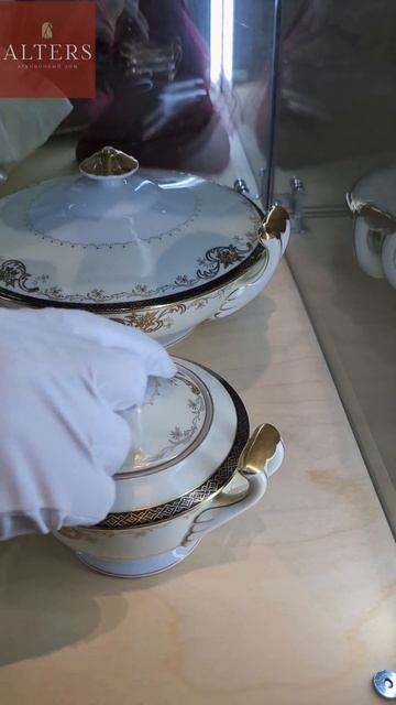 Сервиз японский большой с позолотой XX век #винтаж #shorts #антиквариат #аукцион #фарфор #япония смотреть онлайн