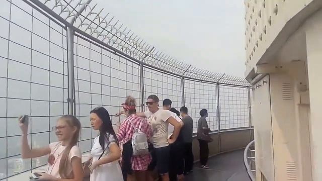 Таиланд. Бангкок. Вид на город с 84 этажа небоскрёба. смотреть онлайн